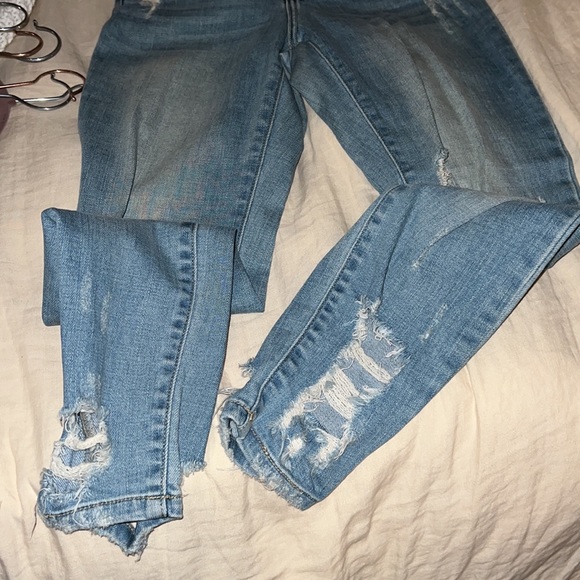 F21 distressed denim jeans - Picture 2 of 4
